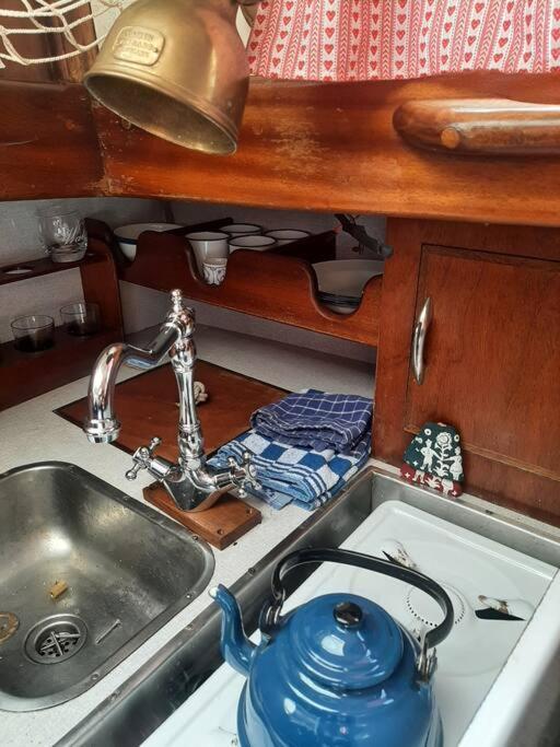 Cosy Sailingboat In Vlissingen Hotel Exterior foto